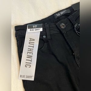 ✨3 for $10✨ NWT BLUE SAVVY RIP & REPAIR ANKLE HIGH RISE SIZE 5/27